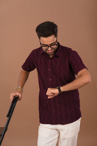 Deep Plum Wave Men’s Self-Textured Smart-Casual Shirt – Dare & Rise