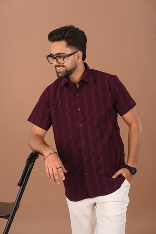 Deep Plum Wave Men’s Self-Textured Smart-Casual Shirt – Dare & Rise