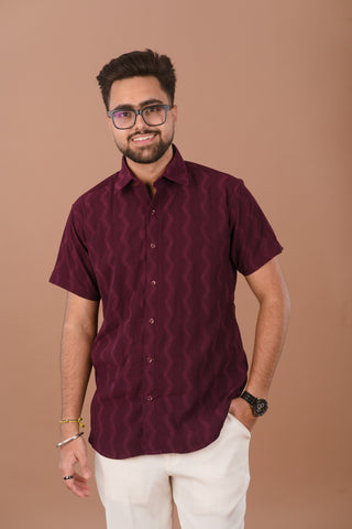 Deep Plum Wave Men’s Self-Textured Smart-Casual Shirt – Dare & Rise