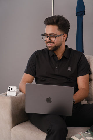 Onyx Black Men’s Seamless Performance Polo – Dare & Rise