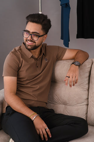 Roasted Mocha Men’s Seamless Performance Polo – Dare & Rise