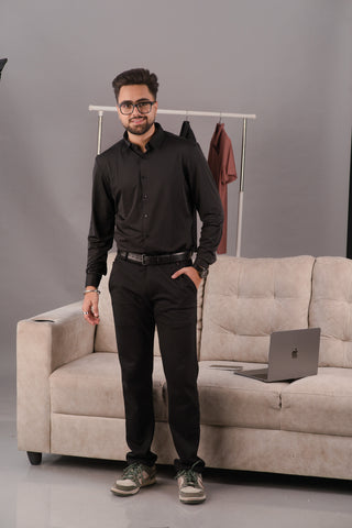 Midnight Black Men’s Stitch-less Seamless Smart Tech Shirt – Dare & Rise