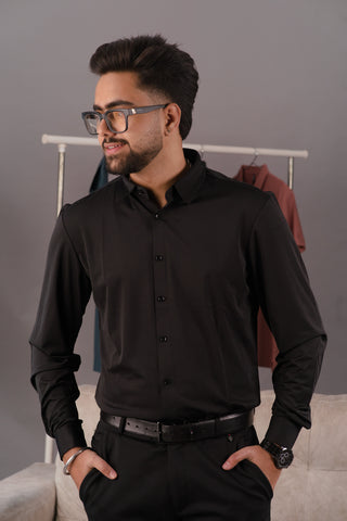 Midnight Black Men’s Stitch-less Seamless Smart Tech Shirt – Dare & Rise