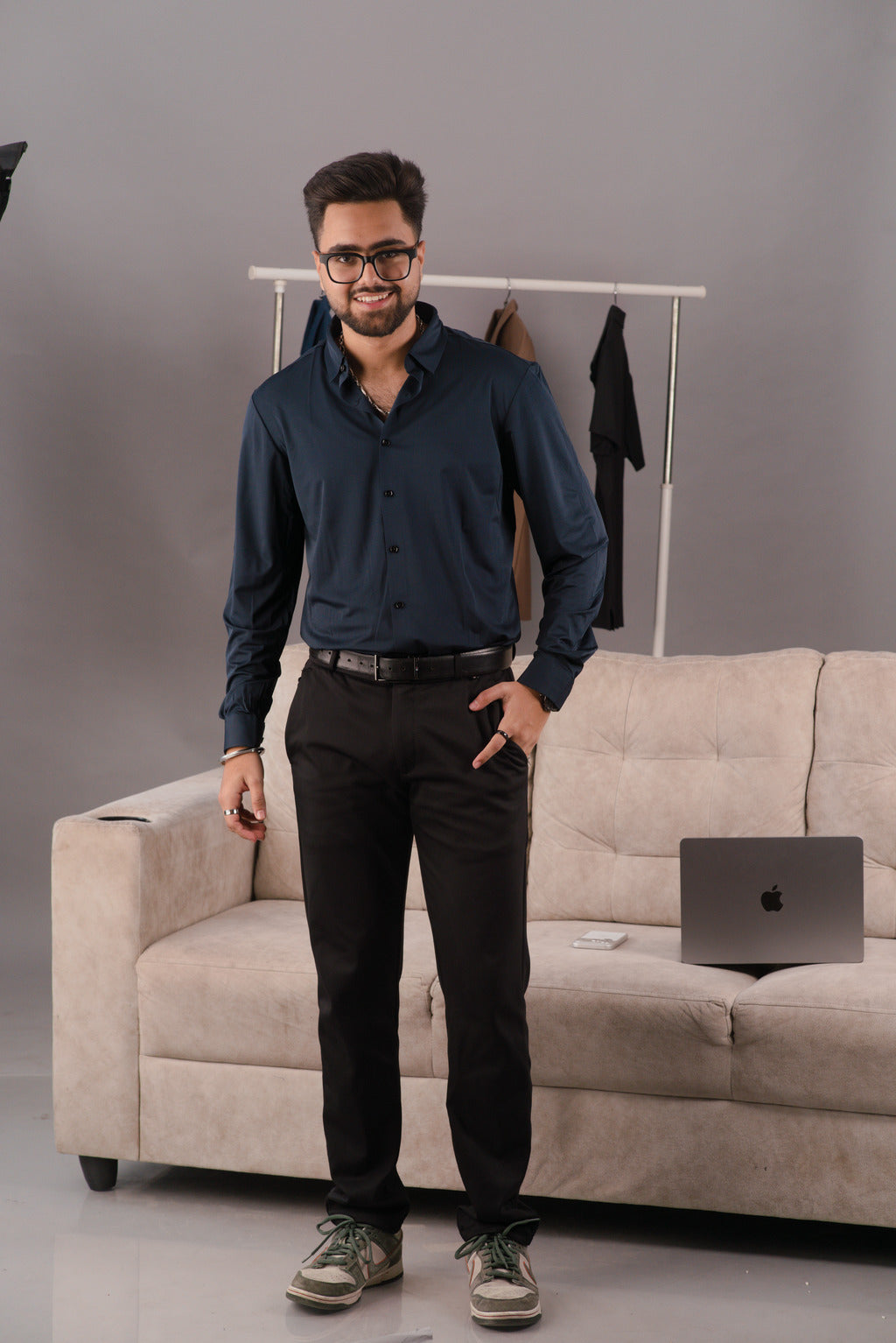 Deep Navy blue Men’s Stitch-less Seamless Smart Tech Shirt – Dare & Rise