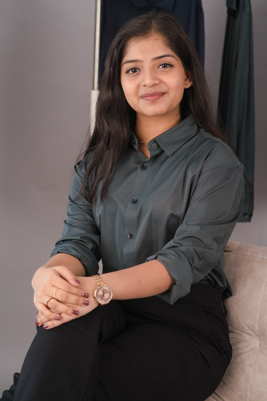 Sage Gunmetal grey Women’s Seamless Ultra-Soft Tech Shirt – Dare & Rise