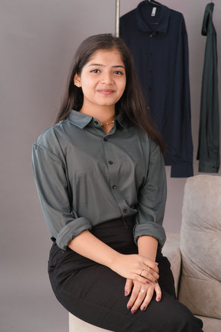 Sage Gunmetal grey Women’s Seamless Ultra-Soft Tech Shirt – Dare & Rise